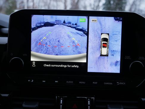 Certified 2025 Nissan Pathfinder Platinum w/ Cargo Package image 27