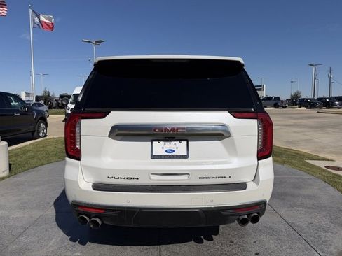 Used 2023 GMC Yukon XL Denali w/ Denali Reserve Package image 5