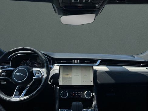 Used 2025 Jaguar F-PACE R-Dynamic S image 21