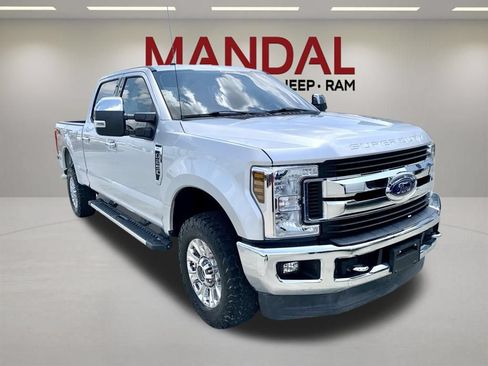 Used 2018 Ford F250 XLT w/ XLT Premium Package AWD/4WD image 3