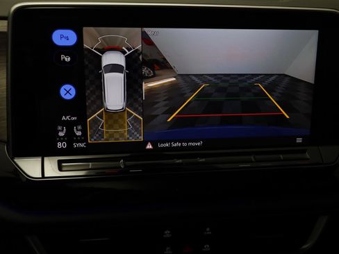 Used 2025 Volkswagen Atlas SEL Premium R-Line image 11