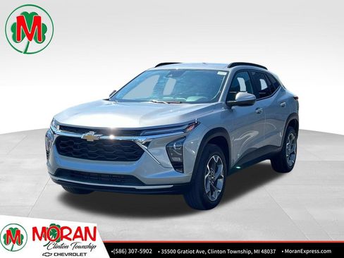 Certified 2024 Chevrolet Trax LT w/ Driver Confidence Package FWD image 1
