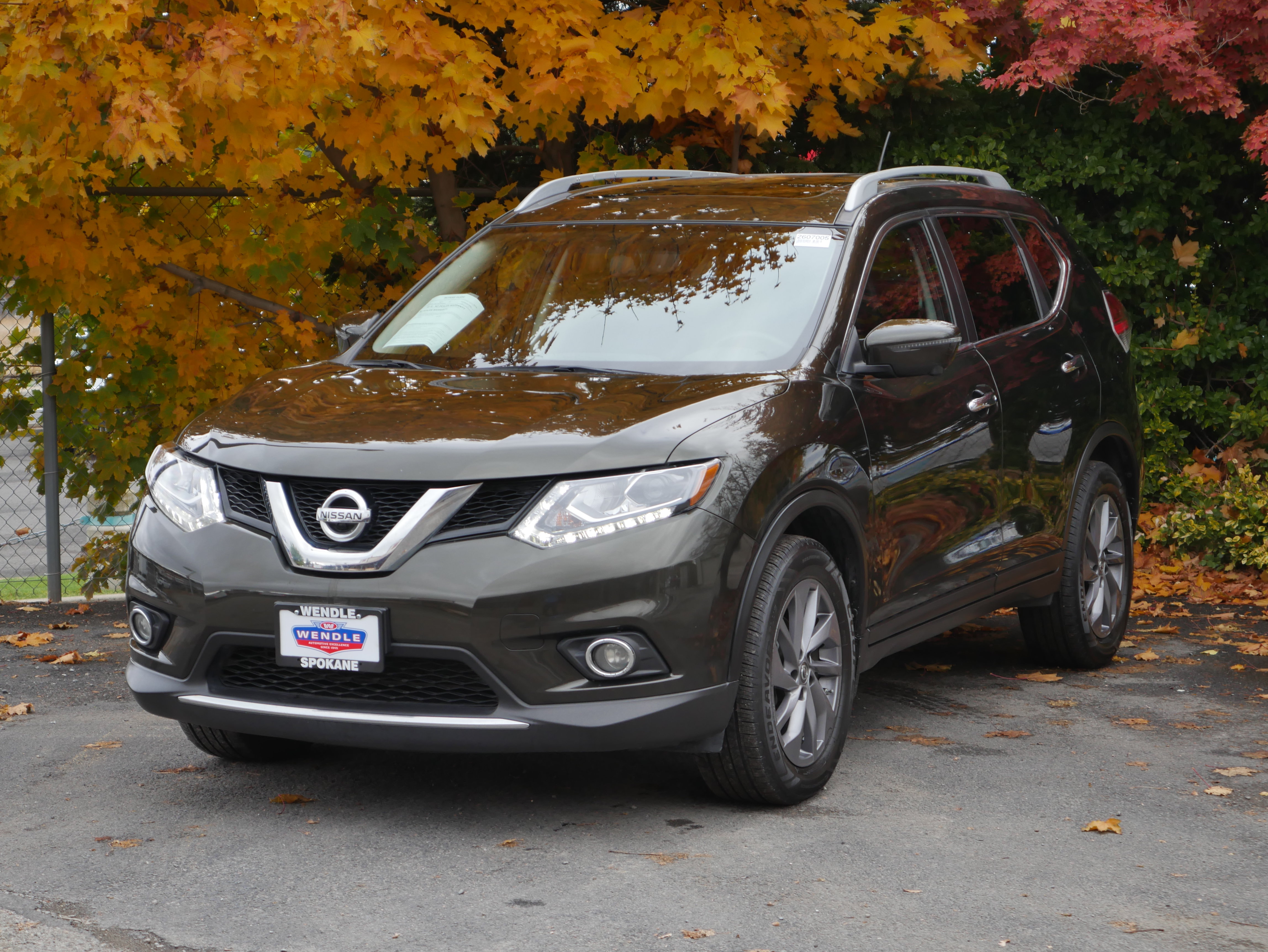 Used 2016 Nissan Rogue SL w/ SL Premium Package AWD/4WD image 2