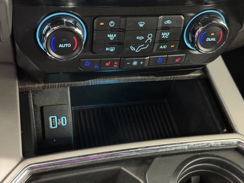 Used 2020 Ford F350 Lariat w/ Chrome Package image 21