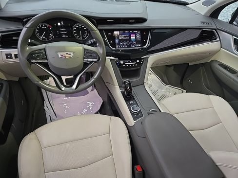 Certified 2024 Cadillac XT6 Premium Luxury AWD/4WD image 18