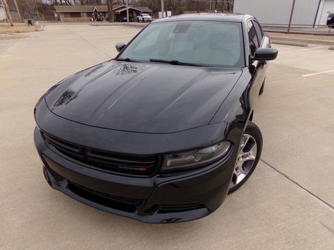 Used 2016 Dodge Charger SXT w/ AWD Premium Group image 7