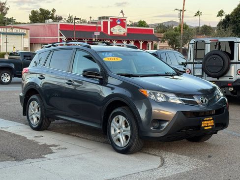 Used 2015 Toyota RAV4 LE AWD/4WD image 2
