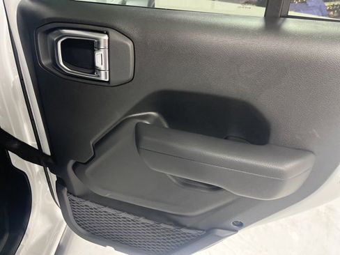 New 2025 Jeep Gladiator Rubicon w/ Convenience Group image 21