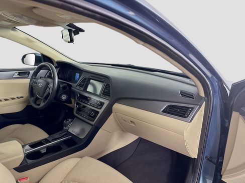 Used 2017 Hyundai Sonata SE w/ Cargo Package image 19