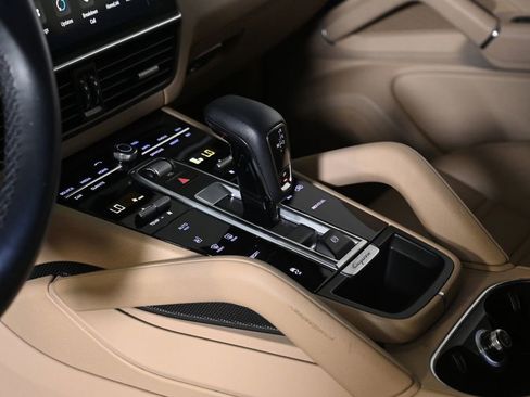 Certified 2023 Porsche Cayenne Platinum Edition AWD/4WD image 22