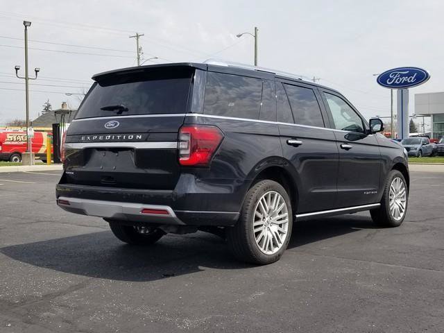 Used 2023 Ford Expedition Platinum AWD/4WD image 5