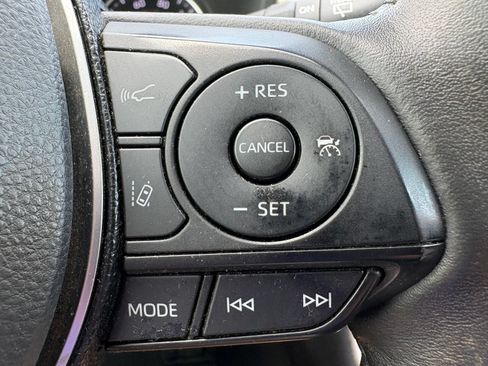 Used 2021 Toyota RAV4 XLE w/ Convenience Package AWD/4WD image 16