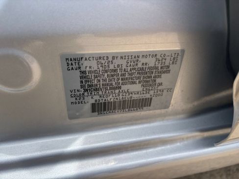 Used 2025 Nissan Versa SV FWD image 27