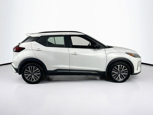 Used 2021 Nissan Kicks SR FWD image 4