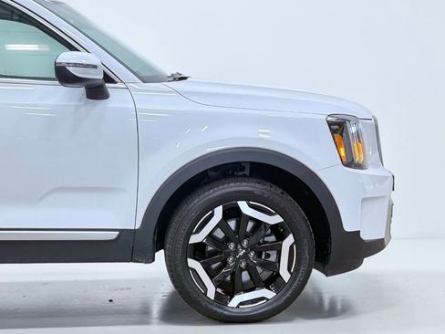 Used 2025 Kia Telluride S FWD image 13