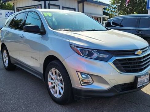 Used 2019 Chevrolet Equinox LS FWD image 6