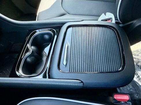 New 2026 Chrysler Pacifica Limited w/ S Appearance Package image 21