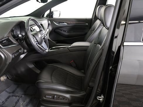 Used 2022 Buick Enclave Avenir w/ Avenir Technology Package image 36