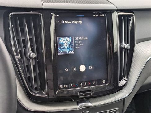 Used 2025 Volvo XC60 B5 Plus image 18