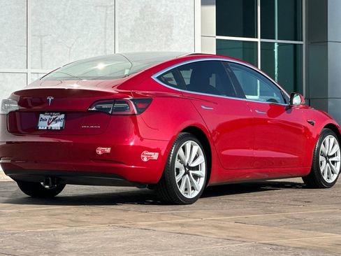 Used 2018 Tesla Model 3 Long Range image 4