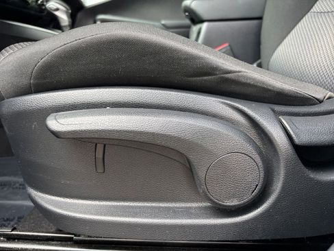 Used 2025 Kia Soul LX w/ LX Technology Package FWD image 22