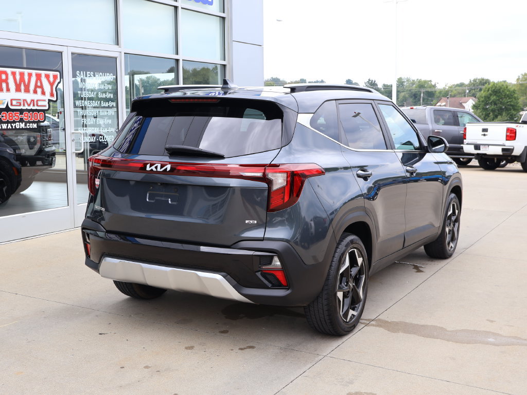 Used 2024 Kia Seltos EX AWD/4WD image 3