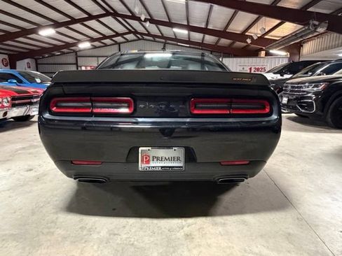 Used 2022 Dodge Challenger R/T Scat Pack RWD image 7