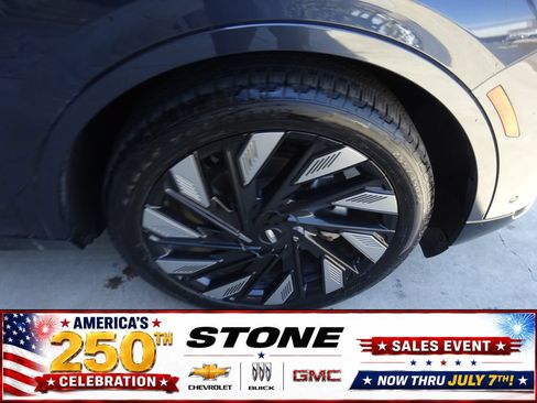 Used 2024 Lincoln Nautilus Reserve w/ Jet Appearance Package (87T) AWD/4WD image 9