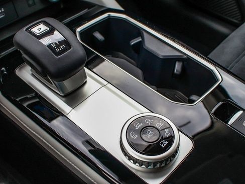 New 2025 Mitsubishi Outlander SE AWD/4WD image 24
