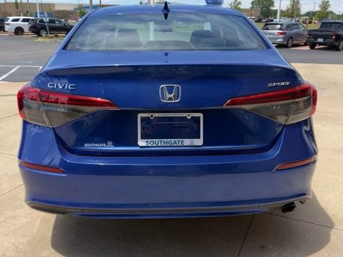 Used 2023 Honda Civic Sport image 4