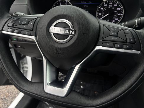 Used 2025 Nissan Sentra SV FWD image 27