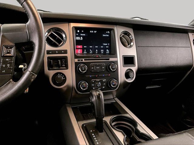 Used 2016 Ford Expedition XLT w/ Equipment Group 202A AWD/4WD image 7