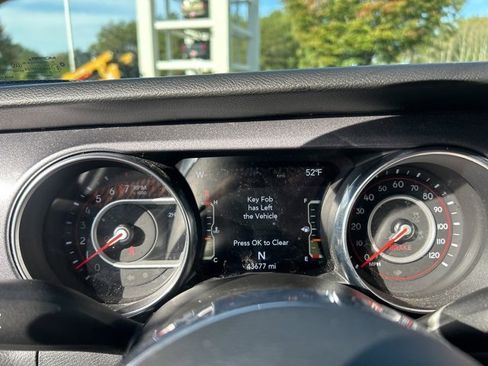 Used 2021 Jeep Gladiator Mojave image 18