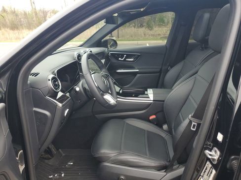Used 2025 Mercedes-Benz GLC 300 4MATIC image 14