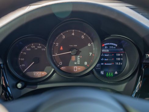 Certified 2026 Porsche Macan AWD/4WD image 15