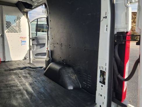 Used 2018 Ford Transit 250 130 Low Roof image 5