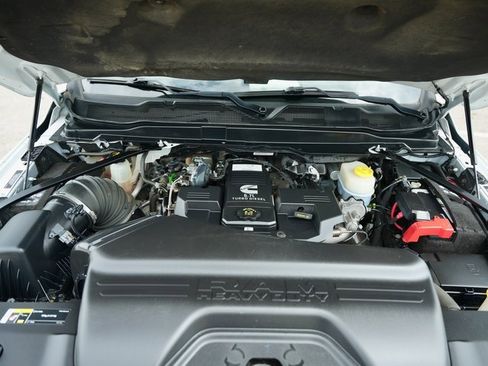 Used 2022 RAM 3500 Big Horn image 32