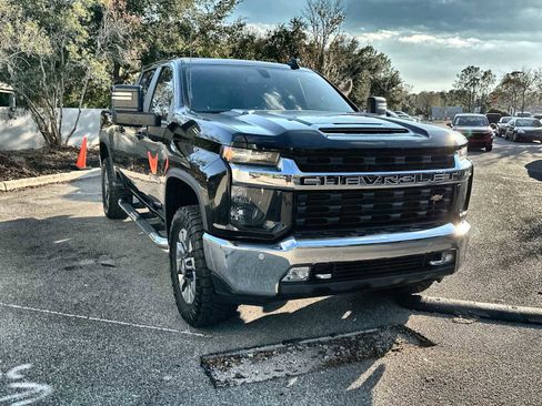 Used 2022 Chevrolet Silverado 2500 LT w/ Convenience Package image 8