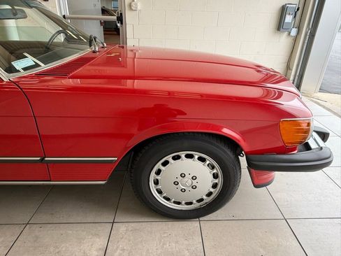 Used 1988 Mercedes-Benz 560 SL image 12