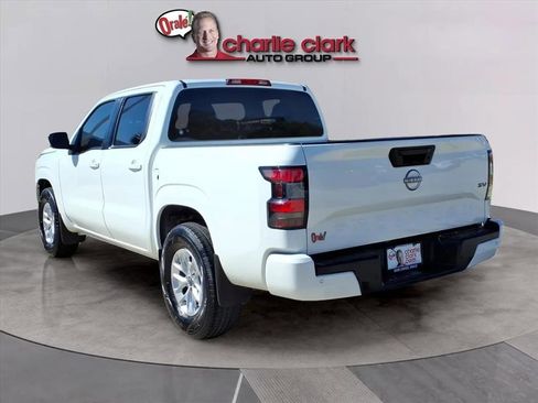 Used 2024 Nissan Frontier SV w/ Technology Package image 3