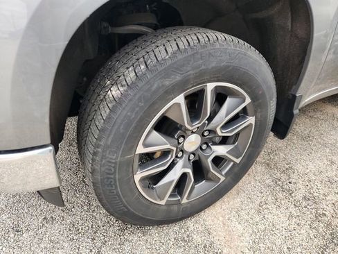 Used 2023 Chevrolet Silverado 1500 LT image 10