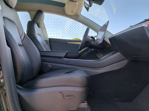 Used 2023 Tesla Model Y Long Range AWD/4WD image 34