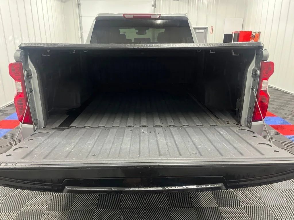 Used 2023 Chevrolet Silverado 1500 Custom w/ LPO, Dark Essentials Package AWD/4WD image 5