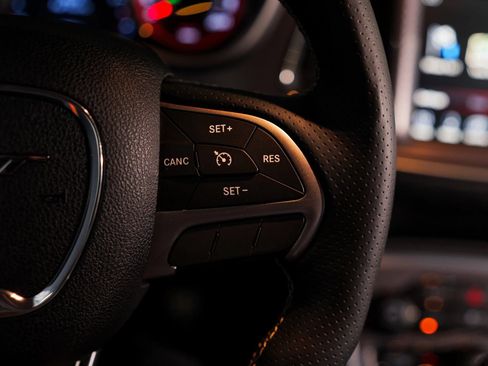 Used 2016 Dodge Challenger SRT Hellcat RWD image 29