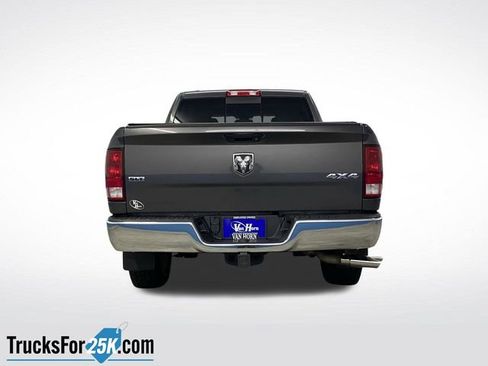 Used 2018 RAM 1500 Classic SLT image 11