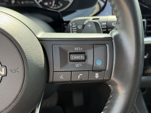 Used 2025 Nissan Pathfinder SV AWD/4WD image 14