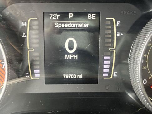 Used 2015 Jeep Cherokee Latitude w/ Cold Weather Group AWD/4WD image 21