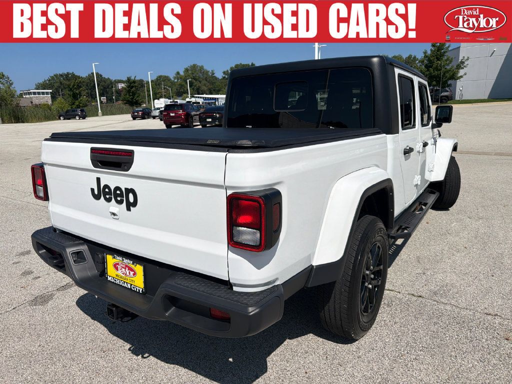 Used 2022 Jeep Gladiator Sport AWD/4WD image 3