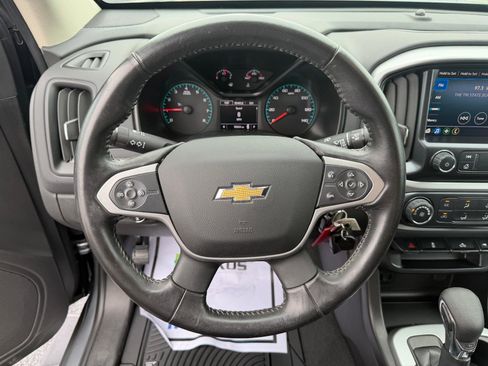 Used 2022 Chevrolet Colorado LT w/ LT Convenience Package AWD/4WD image 12