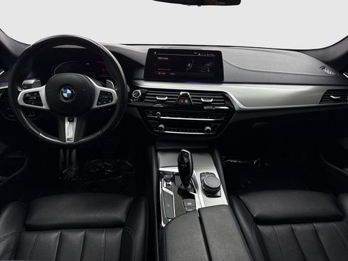 Used 2020 BMW 530i xDrive w/ M Sport Package image 20